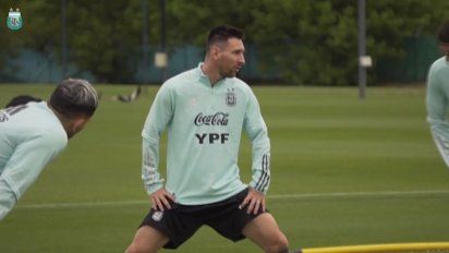 ¡Está listo! Lionel Messi lideró la llegada de la selección argentina