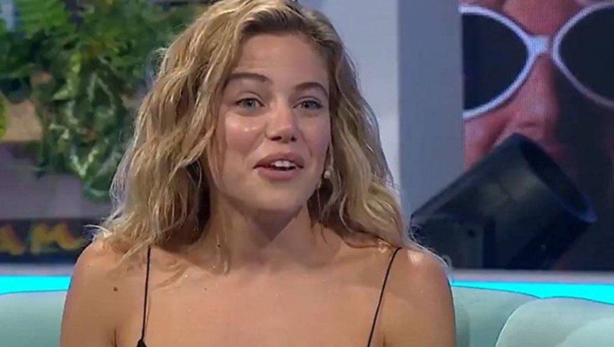 ¡Polémico! El atrevido look de Justina Bustos en un reconocido late night español