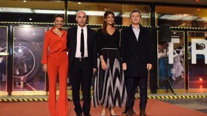 Con la presencia del Presidente Macri y personajes de la cultura, se reinauguró el teatro San Martín