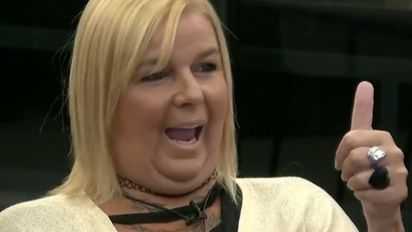 Así recibieron los fanáticos a Virginia en su llegada al estudio de 