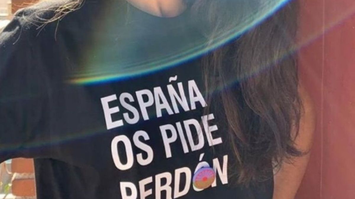 Pídelo tú: Alba Flores recibe mensajes de rechazo por usar una camiseta