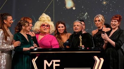 El curioso festejo de LAM en los Martín Fierro con Nancy Pazos subiendo al podio