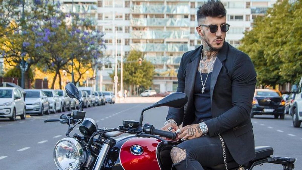 El modelo del nuevo video de Jimena Barón contó detalles de la grabación