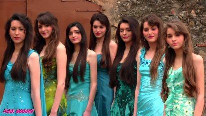Las siete hermanas Bellido Durán forman el grupo católico Flos Mariae que hace años viene siendo furor en redes sociales. 