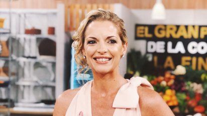 El increíble mono blanco de Carina Zampini en la final de El Gran Premio de la Cocina