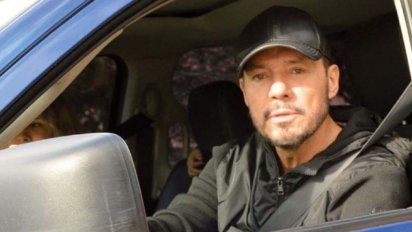 Regreso complicado: Marcelo Tinelli vuelve a Buenos Aires luego de pinchar en la ruta