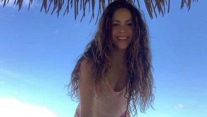 ¡No deja de impresionar! Shakira ahora muestra destrezas sobre la patineta