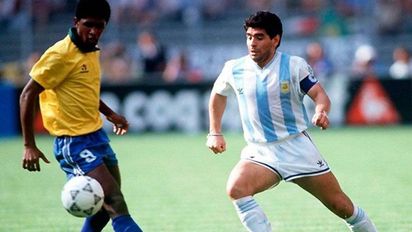 ¡Lo vale! Camiseta de Diego Maradona fue subastada por mucho dinero