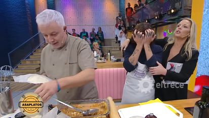 'Pasaplatos': el llanto de un participante conmovió a Carina Zampini