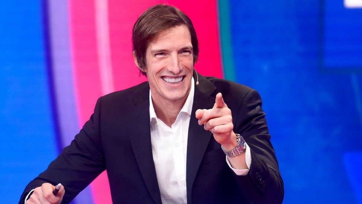 La razón por la que Iván de Pineda no usa redes sociales ni se muestra con su novia