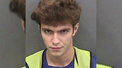 Interrumpieron la audiencia del hacker de 17 años con videos porno