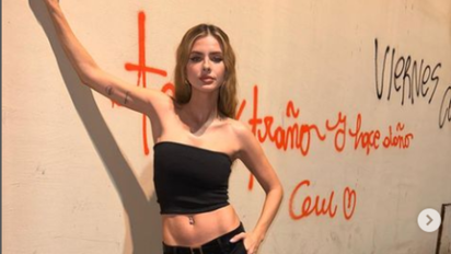 La China Suárez posó en bikini negro con un look de infarto