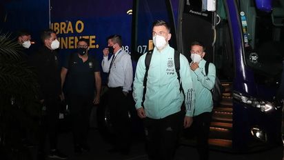 La selección Argentina llega a Rio para la final de la Copa 