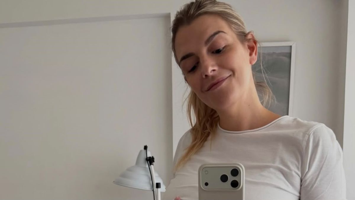 Sofía Aldrey se despide de su embarazo con un álbum de fotos íntimas antes de ser madre