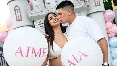 Daniela Celis y Thiago Medina celebraron los dos meses de sus gemelas