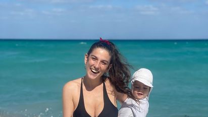 Juana Repetto desde la playa propone dejar de esconder la celulitis