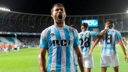 Un delantero de Racing tiene Covid 19 
