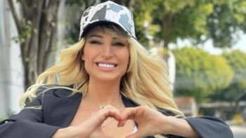 Vicky Xipolitakis se sumó este lunes a Ariel en su salsa