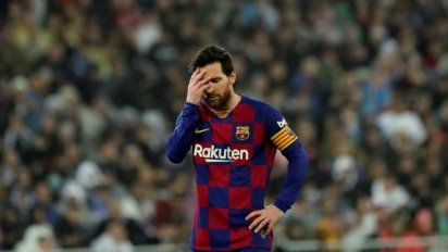 ¡Terror en Barcelona! Messi llegó cojeando a Lisboa