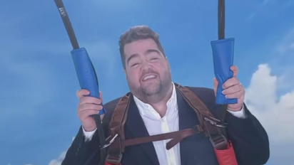 El divertido video promocional de Darío Barassi en 'Ahora Caigo'