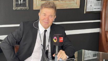 La felicidad de Fernando Burlando porque vacunaron a su mamá