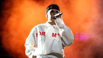 Milo J frenó show en Colombia tras ser golpeado por un objeto: 