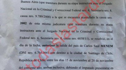 Carlos Menem autorizado por la justicia a viajar a Chile, para estar cerca de su hijo en la operación