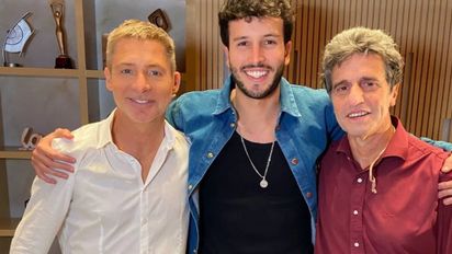 sebastian yatra disfruto de la obra de adrian suar y diego peretti