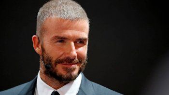 David Beckham llama idiota a su esposa en mensaje de amor